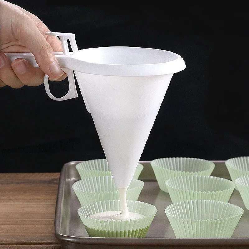 Baking Supplies Adjustable Hand-hold Funnel Chocolate Candy Confectionery Mold Pastry Cream Biscuit Cupcake Pancake Maker Kitchen Baking Supply