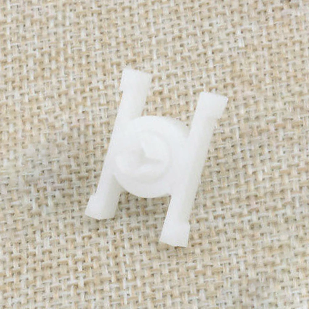 

Secure and Easy Installation with 20pcs Clips for BMW 320i 323i 318i E21 E10 E30 51131829904 Door Trim Moulding