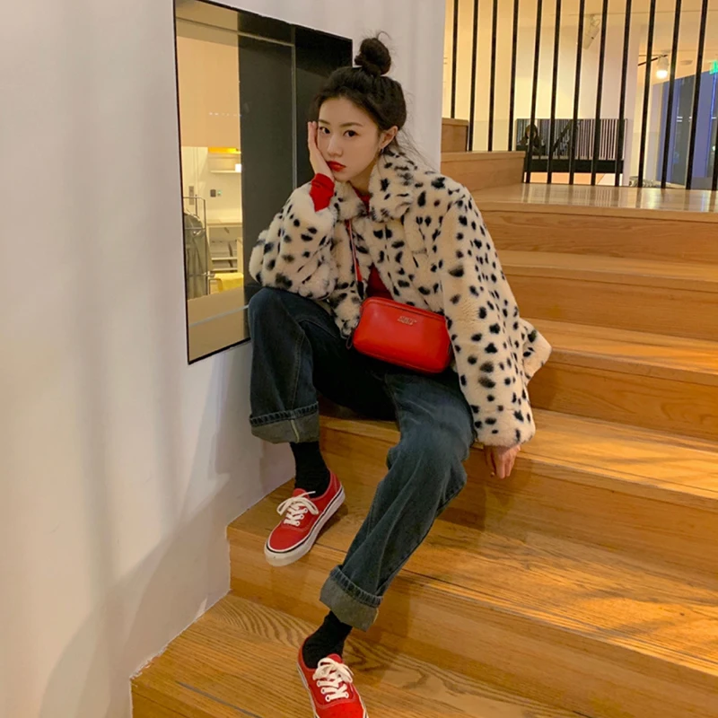 Leopard Short Fur Coats and Jacket Womens Winter 2022 Fashion Turn-Down Collar Plush Coat Woman Keep Warm Faux Fur Jackets Cute