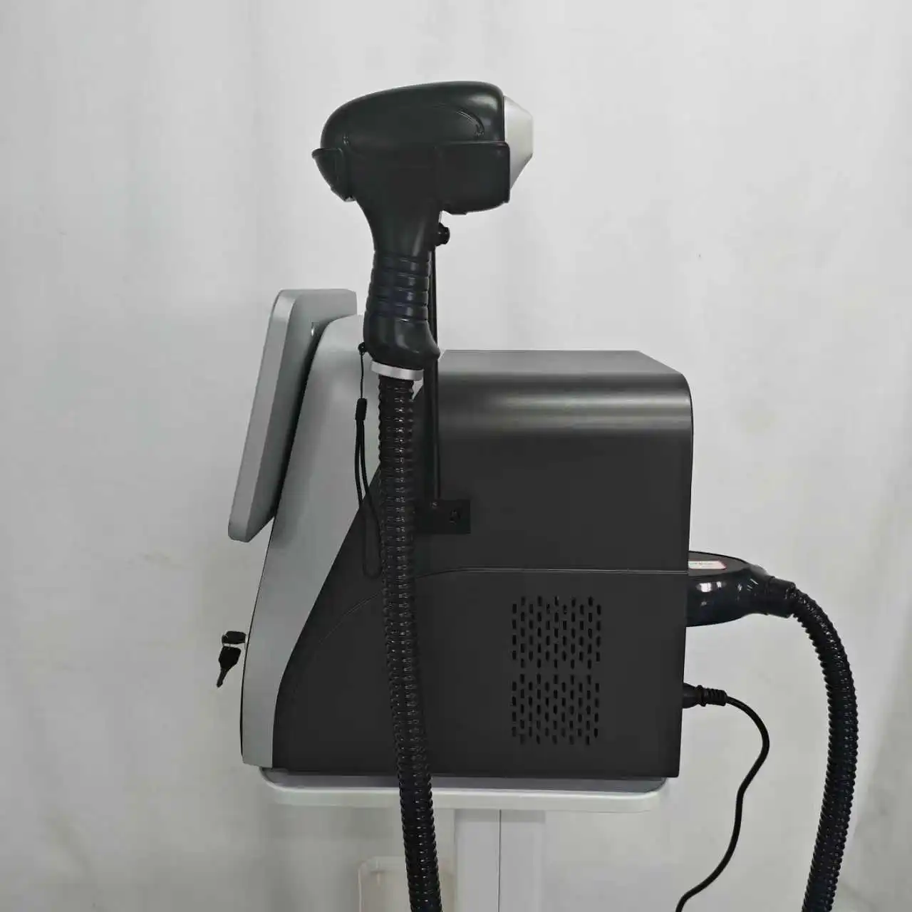Professional Secondary Tube Laser Hair Removal 5000W 4 Wavelength 10 Target Permanent Painless Hair Removal Beauty Equipment 2