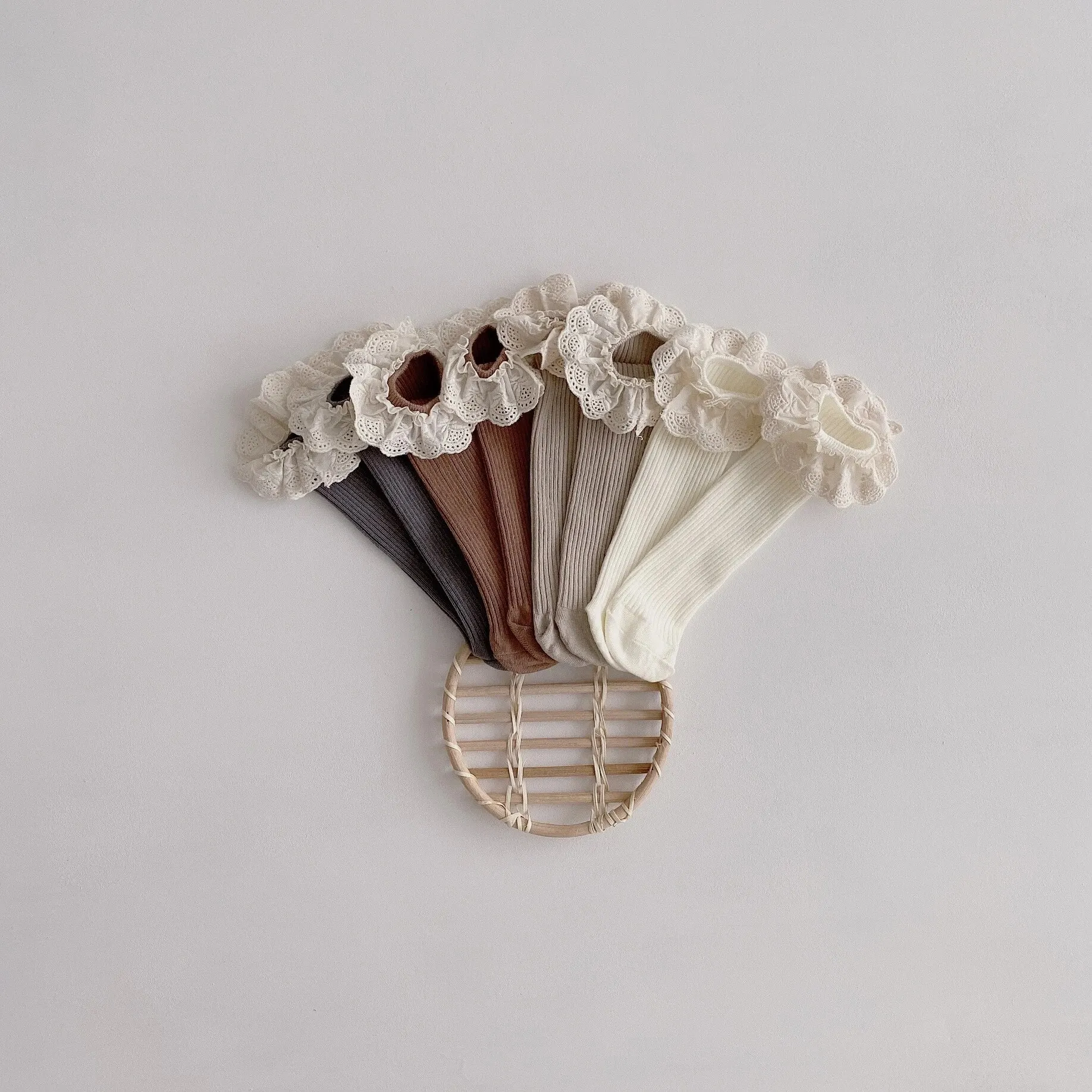 Zestaw skarpetek prążkowanych z falbanką 4 sztuki - obrazek 5