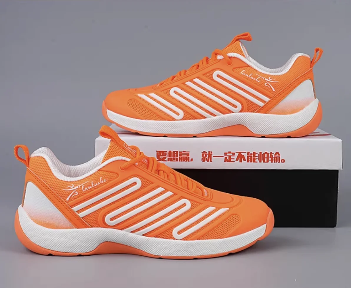 WSFENCING NEW fencing shoes,Chiild size with easy -tie laces .