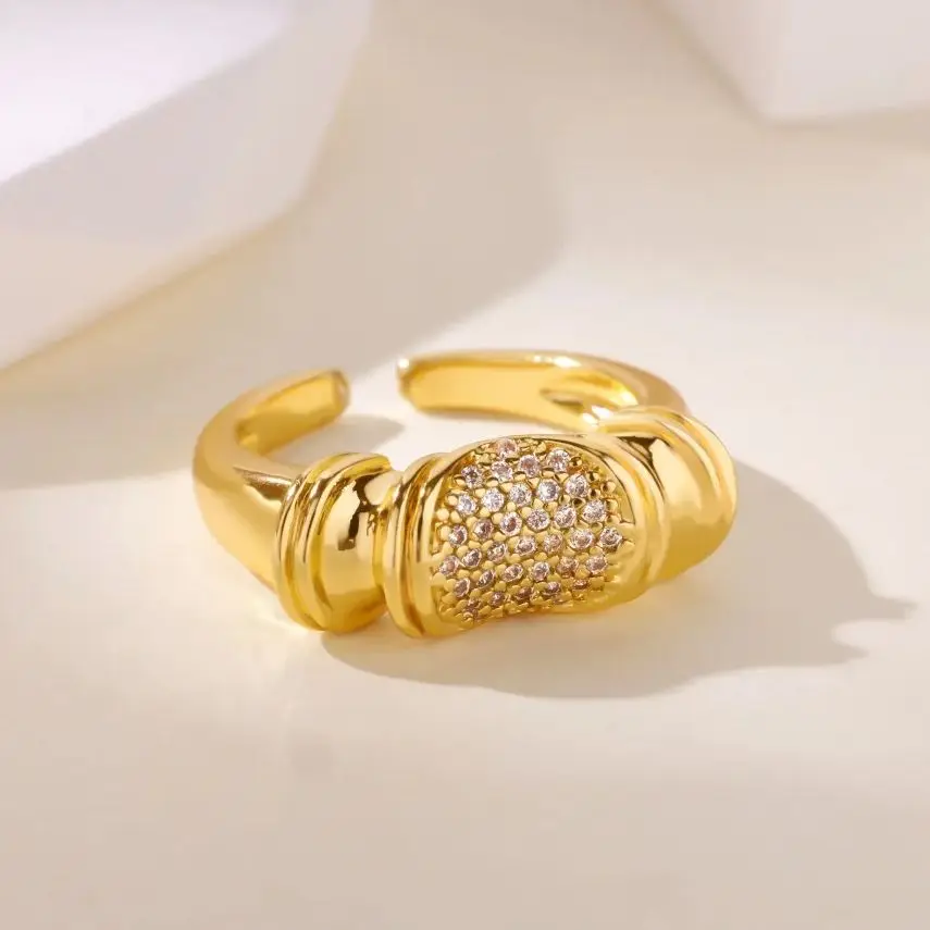 Zircon Twist Rings 18K Gold Plated Stainless Steel CZ Thick Ring For Women