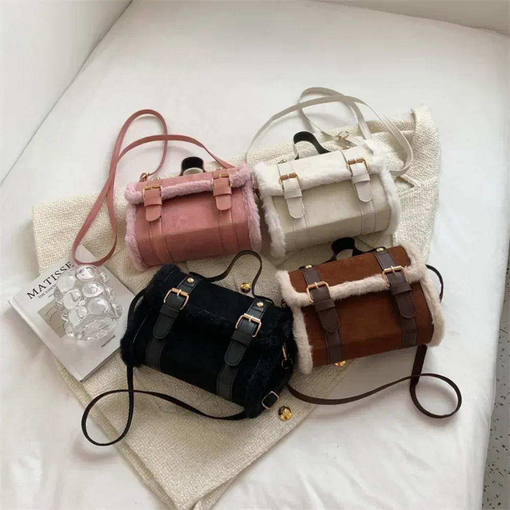 Leisure Autumn and Winter Lamb Plush Small Bag Women'S New Fashion Messenger Bag Simple Black Square Bag 크로스백