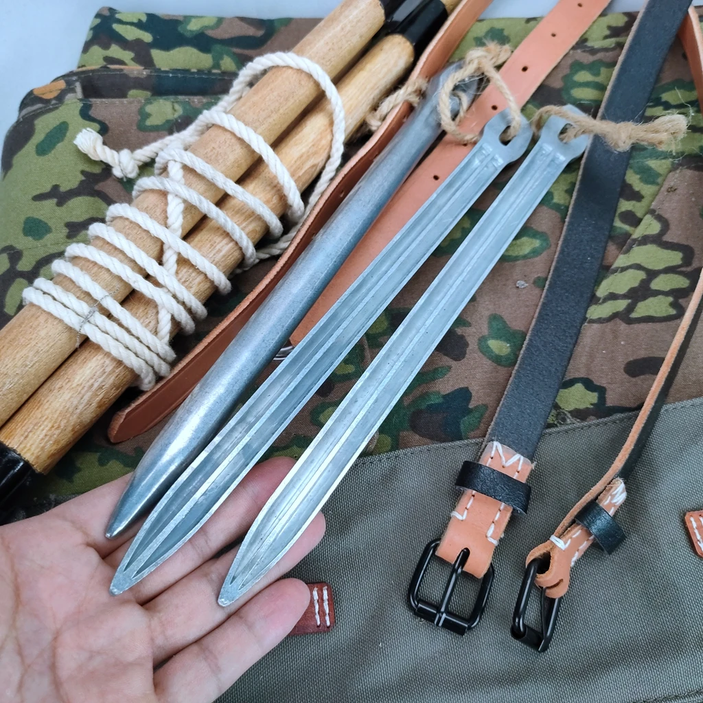 Reenactment Military WW2 GERMAN COMBAT EQUIPMENT OAKLEAF CAMO CAMOUFLAGE REVERSIBLE TENT POLES STAKES SET