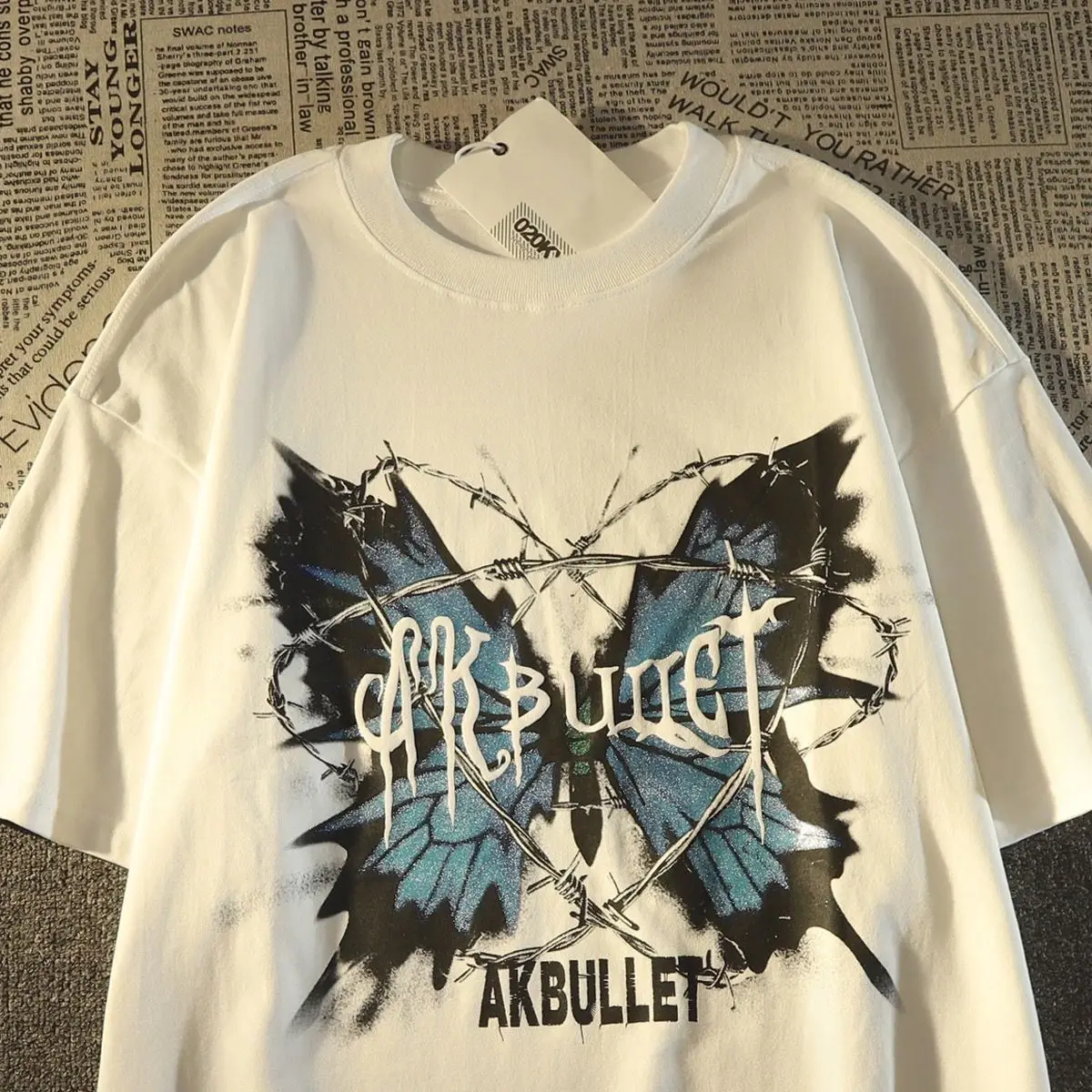 

American Retro Butterfly Pure Cotton Short Sleeved T-shirt for Men and Women Loose Fitting Couple Top Pattern Clothes New Summer