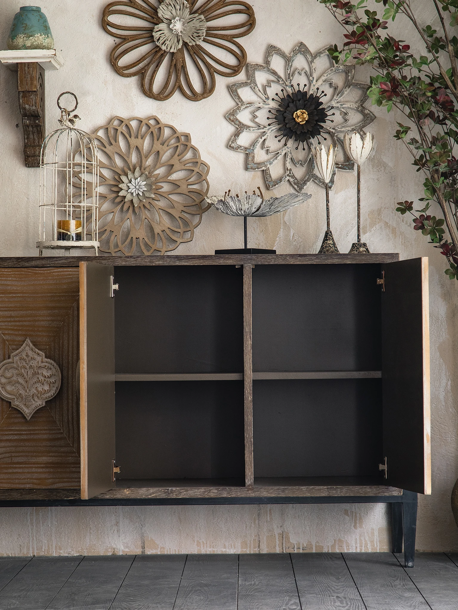 Рисунок 4 - Американский Ретро комод из массива