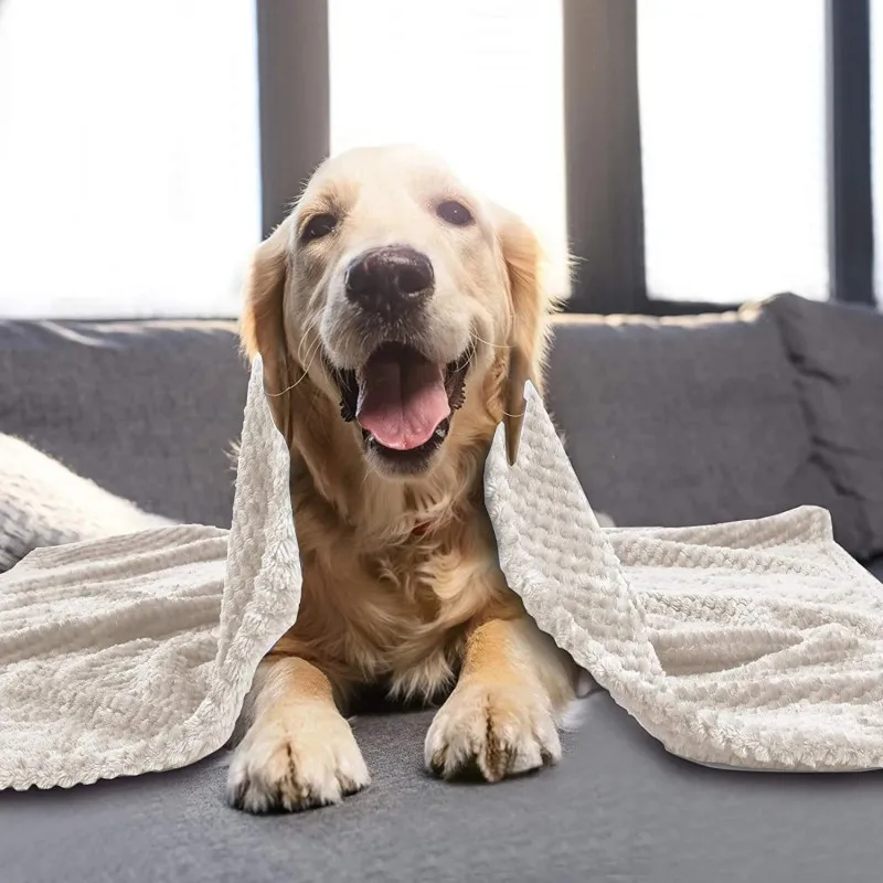 Cozy Fleece Pet Blanket - Ultra-Soft Plush Throw