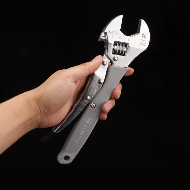 Bundle of assorted hand tools:pipe tool monkey wrench,adjustable wrench!