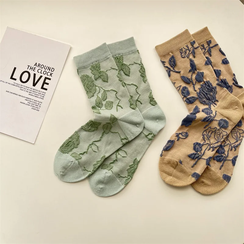 Japanische Vintage Relief Blumen socken weibliche Frühling Sommer dunkle Blume Baumwolle Mid-Tube Socken europäische Gezeiten Socken – Detail 5