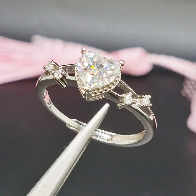 

925 Silver Classic Heart Moissanite Ring for Wedding 6mm 0.8ct D Color Moissanite Engagement Ring for Woman