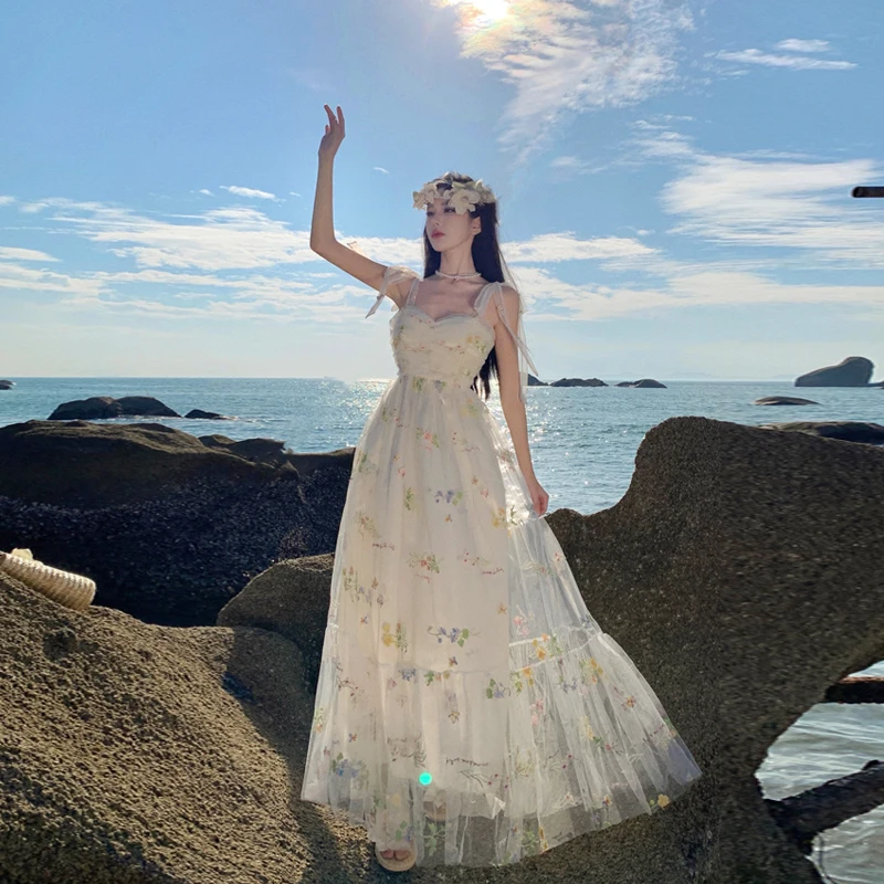 해변 분위기 감각 슬링 꽃 원피스 하이 센스 메쉬 자수 요정 긴 원피스 오는 연령 의식 작은 게스트 드레스 