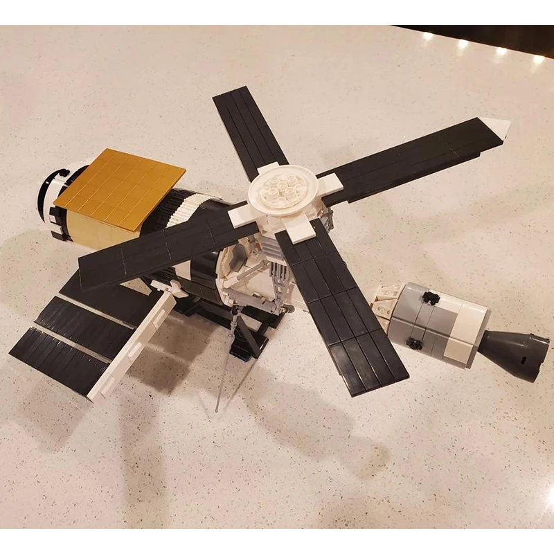 Skylab Space Station Saturn V 1:110 Scale Building Blocks