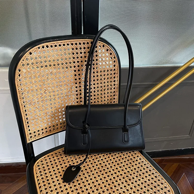 thumbnail image 1 of Bolso de mano pequeño de moda para mujer, bolso de hombro de diseño retro, bolso de mano para mujer, bolsos de mano de cuero de PU de color sólido, bolsos para mujer, 1 of 5
