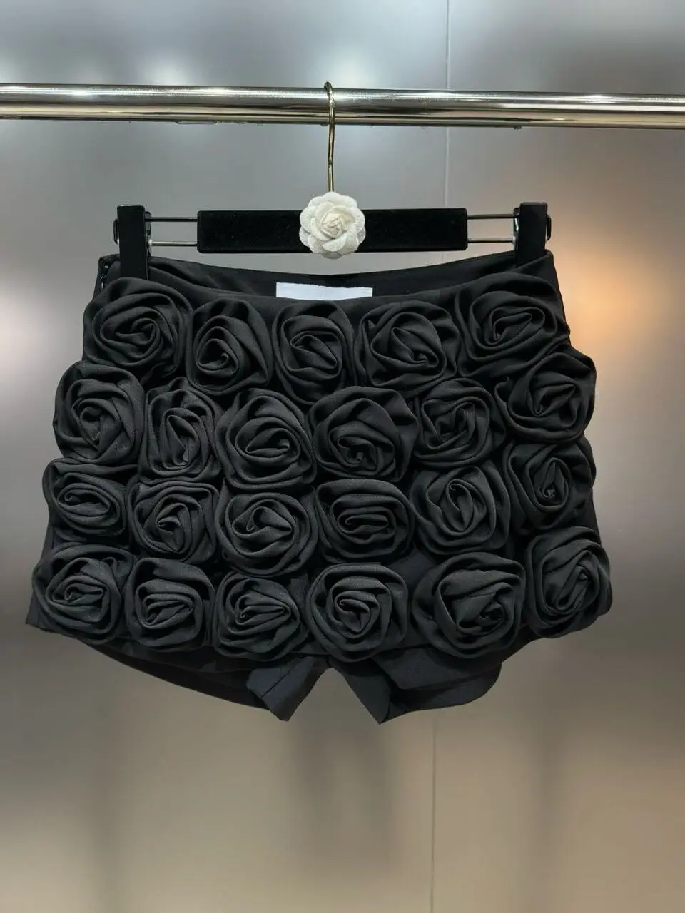 Hot Girl Shorts 2024 Spring and Summer New Fashion Flower Decoration Leak-Proof Pants Temperament Slimming Short Pants Women