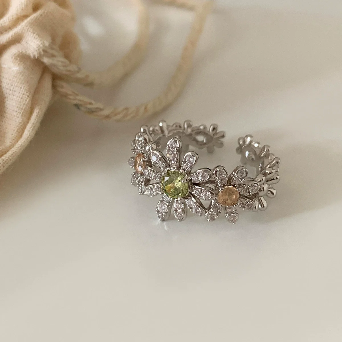 XIYANIKE Sparkling Zircon Daisy Flower Open Rings For Women Romantic Fashion New Jewelry Gift Party Wedding Wholesale anillos 5