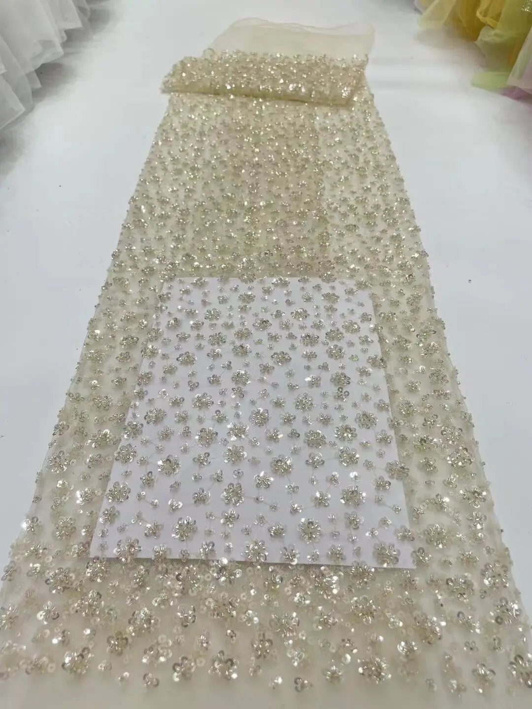 

Новинка, африканская Тяжелая Высококачественная Тюлевая кружевная ткань с блестками, ткань ручной работы, украшенная бисером, ткань для женской свадебной вечеринки