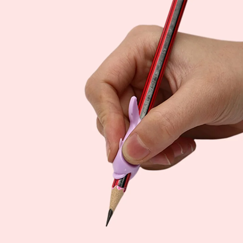 100/5pc Fish Pen Grip Holder Silicone Learning Writing Grip Posture Correction Tool For Pencil Grasp Writing Aid Grip Stationery 5