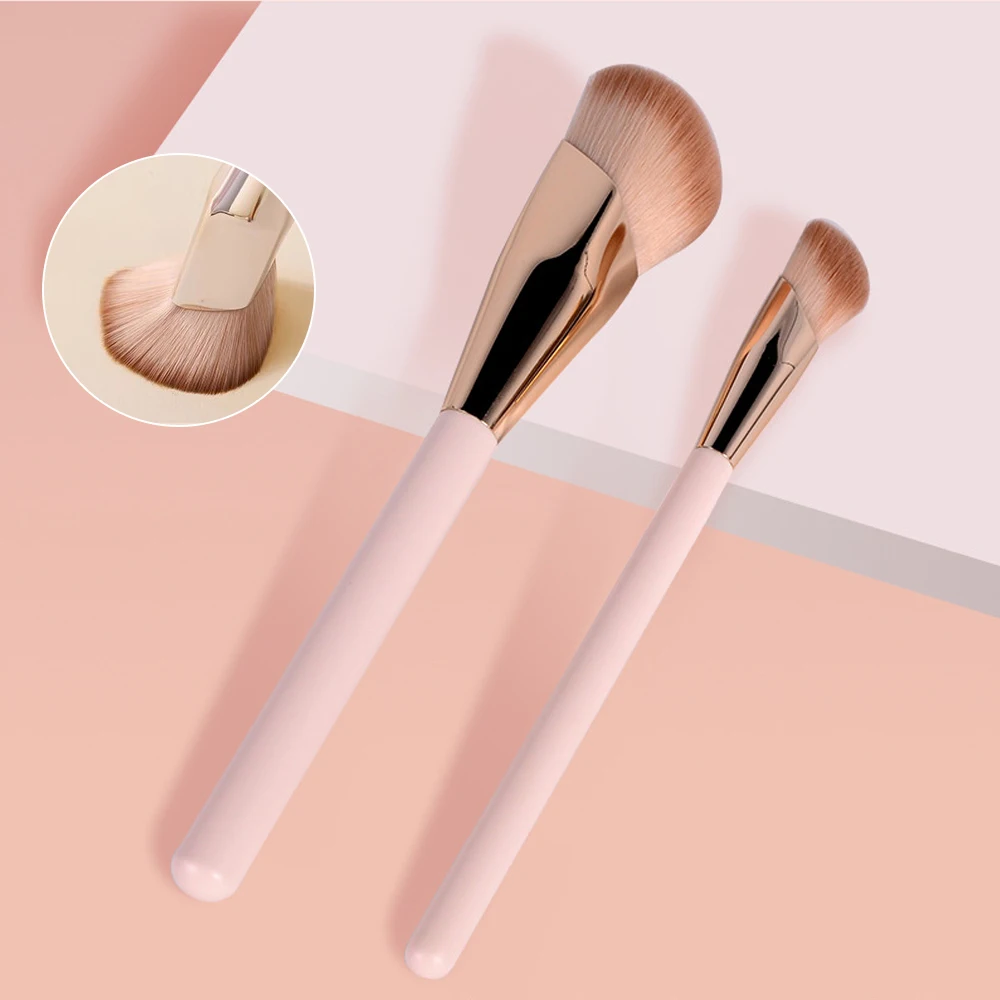Oblique Head Liquid Foundation Blending & Contour Brush
