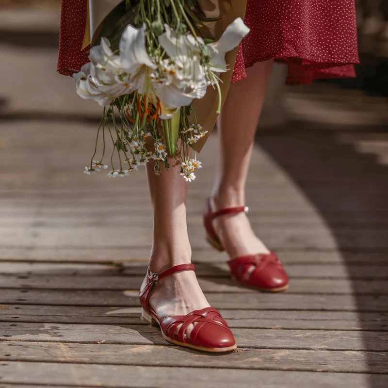 womens'-flats-cowhide-lady-sandals-female-retro-casual-flats-buckle-strap-vintage-flat-shoes-summer-gladiator-sandal-roman-style