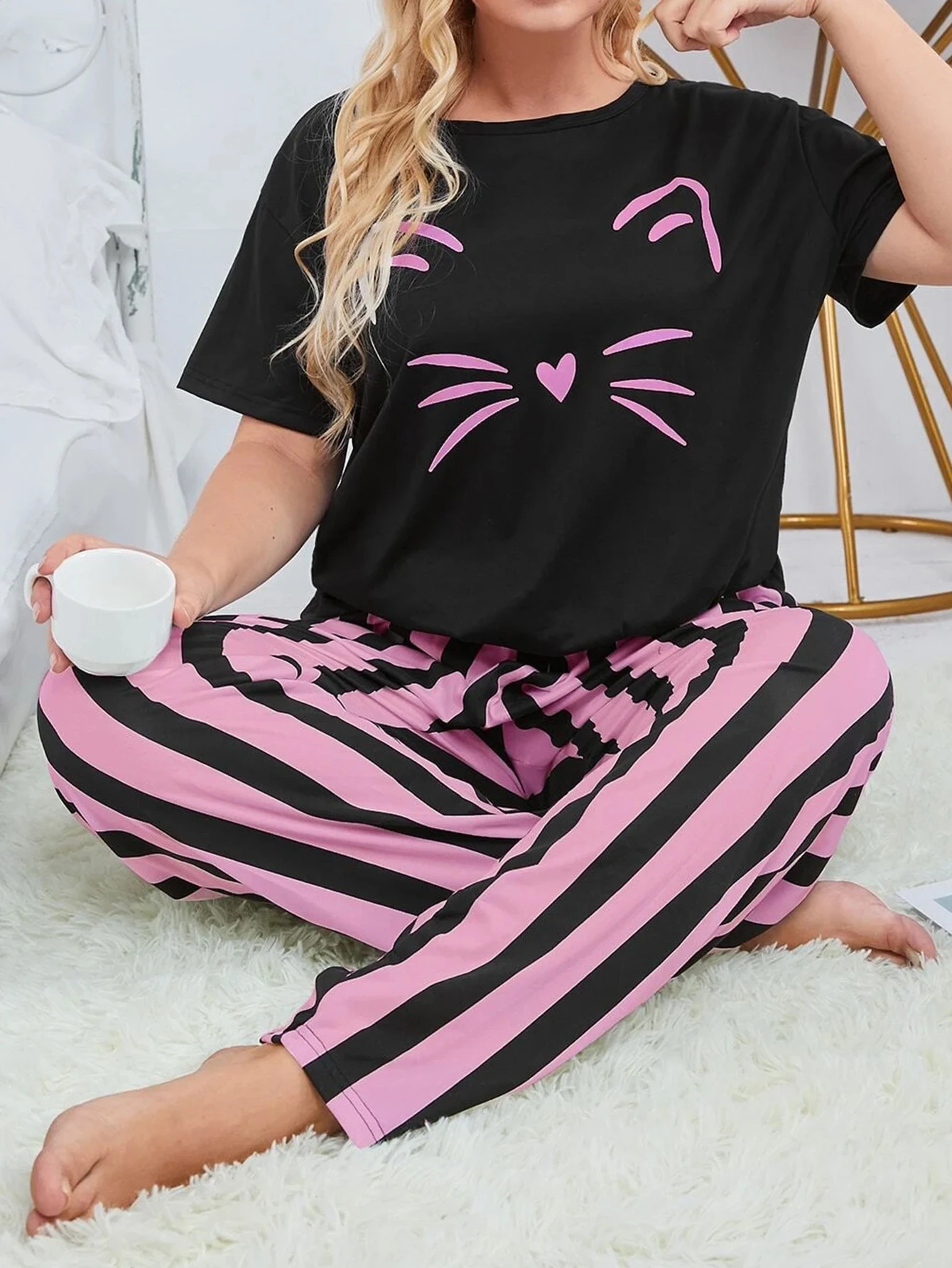 Plus size pajama set can be worn for both home and casual wear. Casual set made of milk silk material, short sleeved long pants