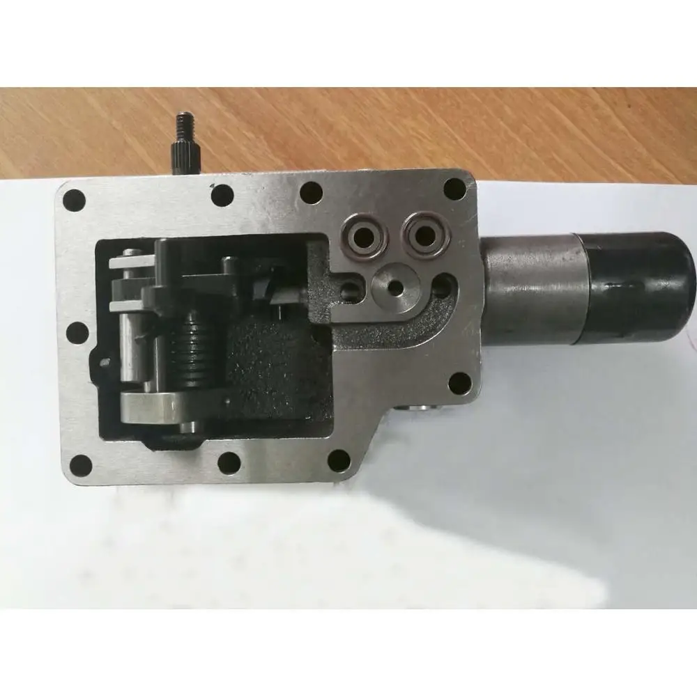 

DYNAPAC CA25 road roller main hydraulic pump control valve