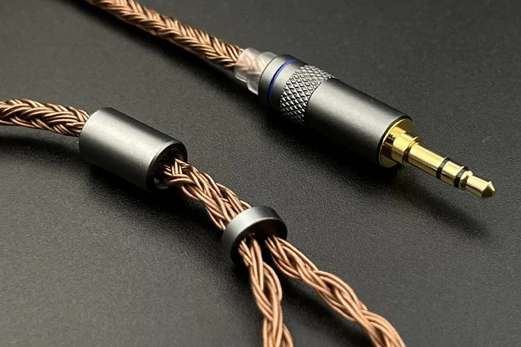 MMCX Connector Upgrade Headphone Cable 3.5mm 4.4mm Wired Earphones For Shure SE215 535 846 GR09 N3AP