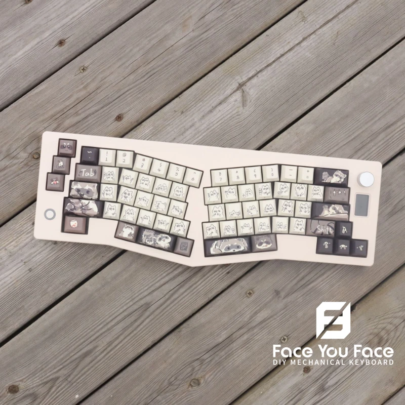 

148 клавиш с изображением коричневого енота, полностью пятисторонние термосублимационные клавиши MDA /CherryProfile, ручная роспись