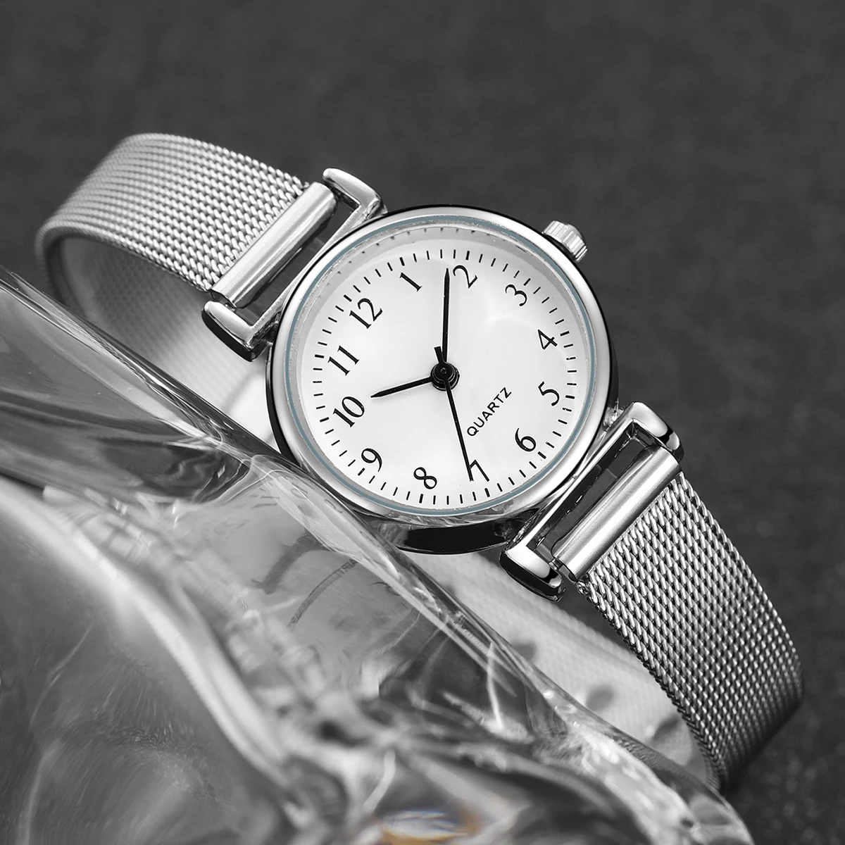 2PCs/Set Fashion Women's Watch Casual Mesh Strap Round Dial Quartz Watch with Leaf Shaped Bracelet(Box Not Include)