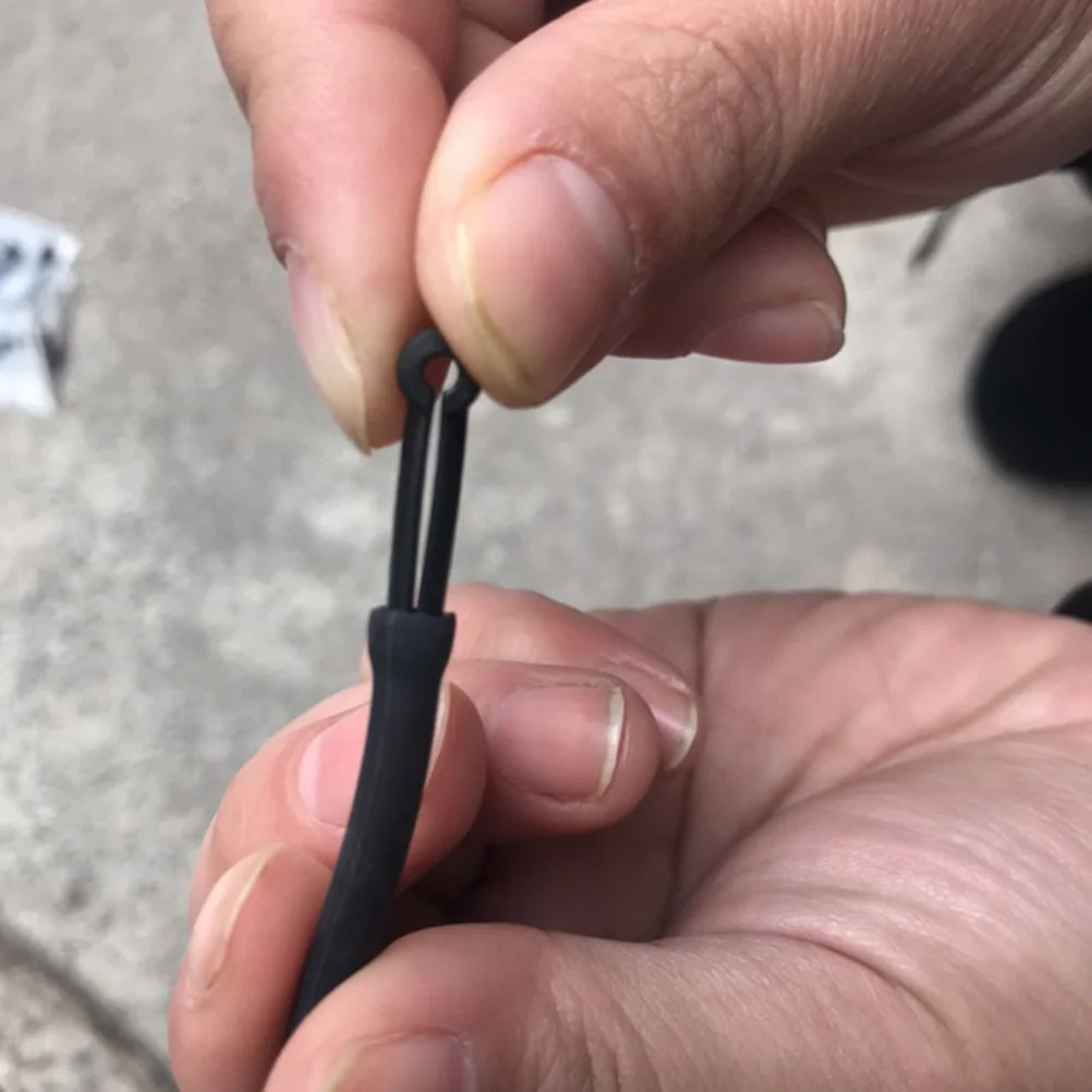 

2pcs Archery Bow Peephole Holder Arrow Pull String Holder Archery Bow Accessories (Black)