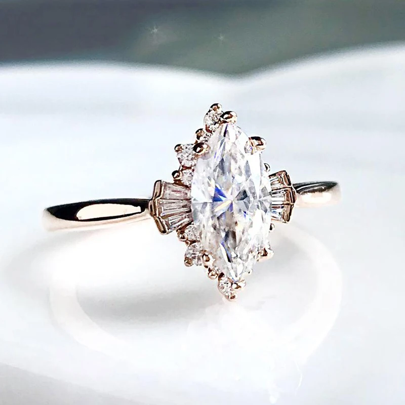 Luxurious Shining Crystal Stone Female Ring Bridal Engagement Banquet Wedding Memorial Jewelry Gift wedding rings finger rings engagement rings fashion ring crystal rings stone rings