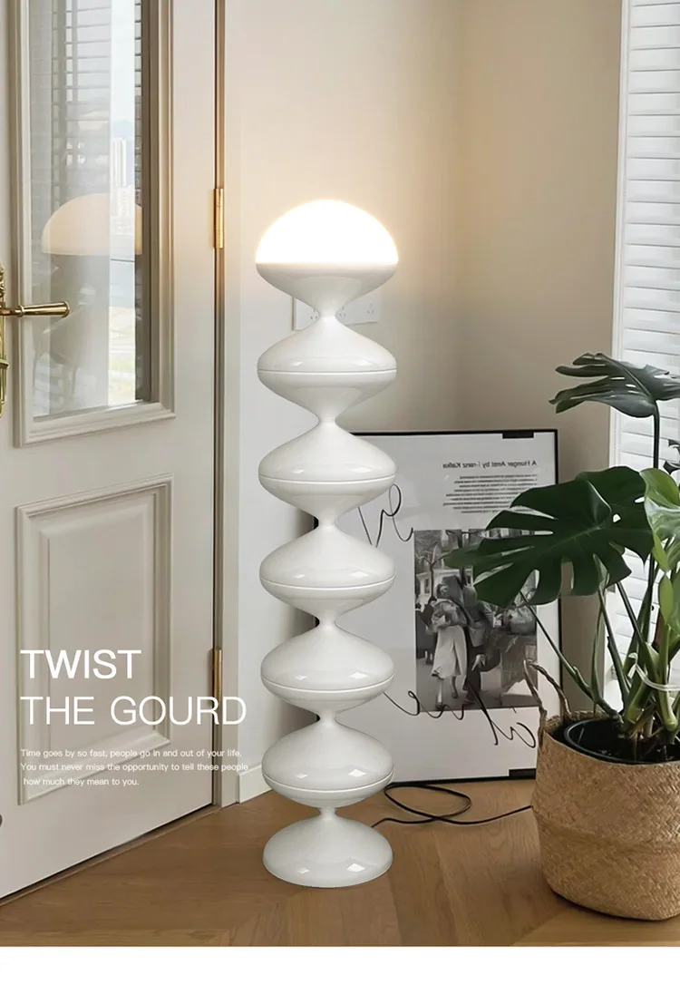 アンビエント カラーフル フロアランプ - 北欧風デザイン Amazon.co.jp : テーブル付きフロアランプ、ランプ付きエンドテーブル