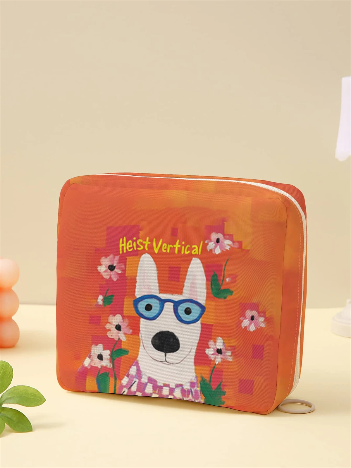 Cartoon dog pattern printed sanitary napkin storage bag, women's lightweight tissue bag, sanitary tissue bag
