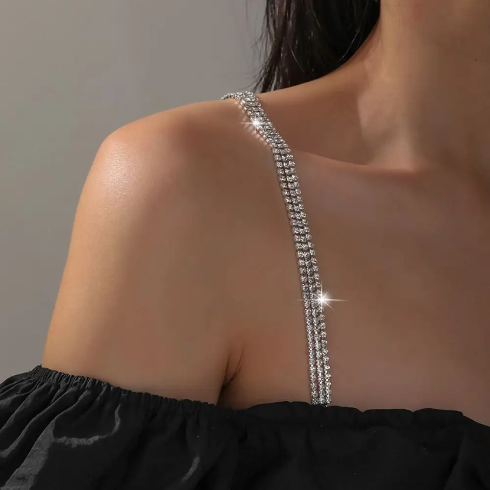 FGHSD Reggiseno a Catena Toracica di Diamanti Catena per Il Corpo con Strass Scintillanti Gioielli per Petto in Bikini in Cristallo Lingerie Abbigliamento da Discoteca per Donna