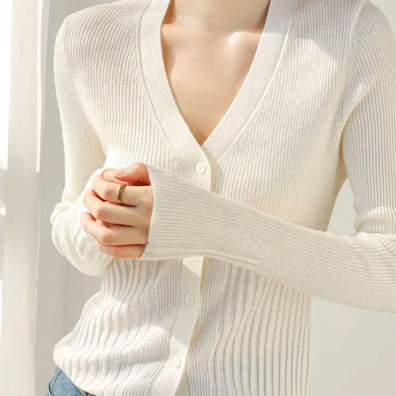 2025 м ĳ־  Ҹ v       Ʈ  ī  ž Knitwears A14