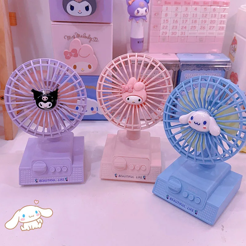 

Новинка Kawaii Настольный вентилятор Sanrio Mymelody Kuromi Cinnamoroll милый аниме три скорости ветер питание спальня портативный вентилятор подарок для девочек