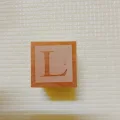 L