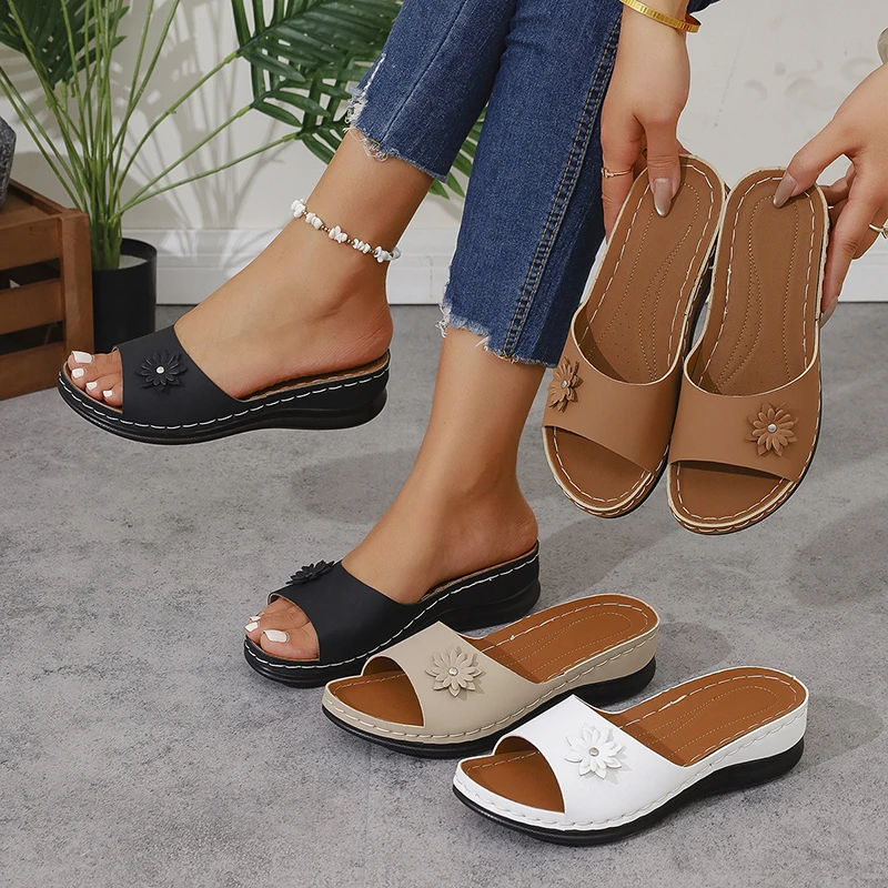 Lightweight Wedge Sandals For Women With Floral Decor And Platform_voghion.com