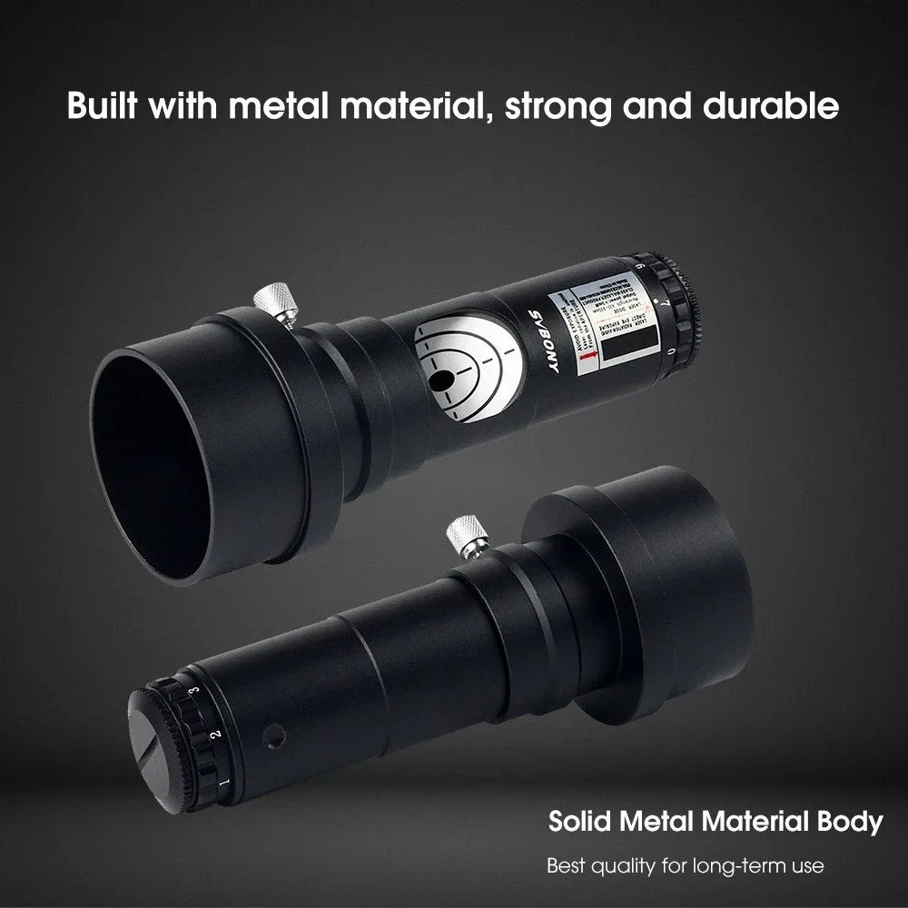 Temiz bir yüzeyde sergilenen SVBONY lazer kollimatörün metal gövdesi