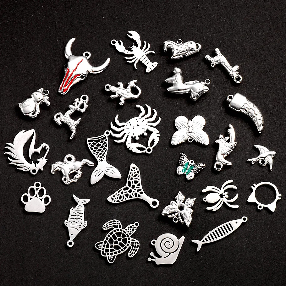 Verschiedene Tieranhänger aus Edelstahl (Gecko, Schmetterling, Pferd) für die Schmuckherstellung, Halsketten, Armbänder, DIY-Zubehör.