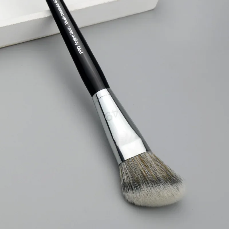 

1PC Professional 47 Broom Head Foundation Brush Liquid Brushes Foundation Shadow Repairing Women Face Base Makeup Beauty Tools