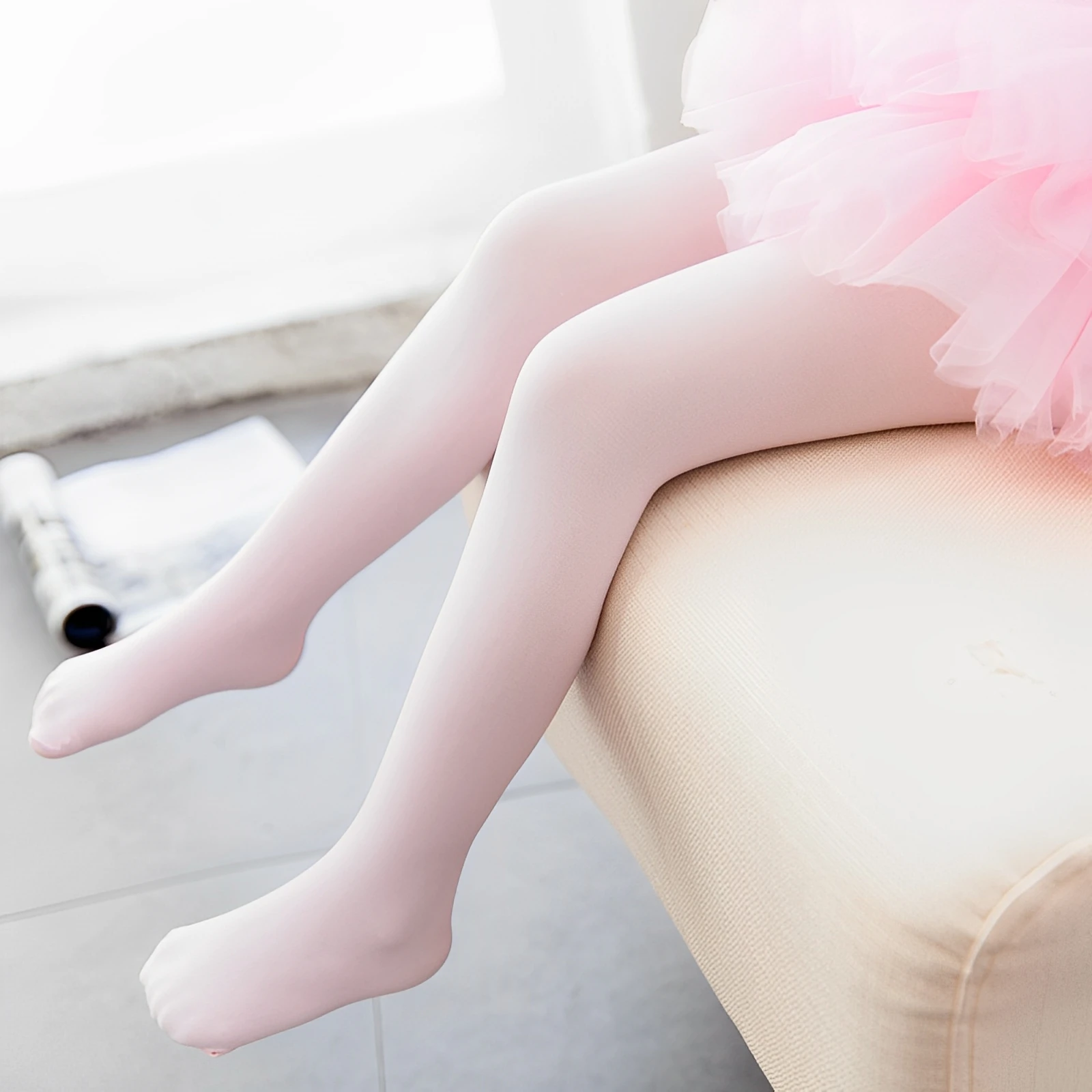 White velvet anti-tear high elasticity socks for girls, silk dance socks for children in spring and summer, thin tight socks.