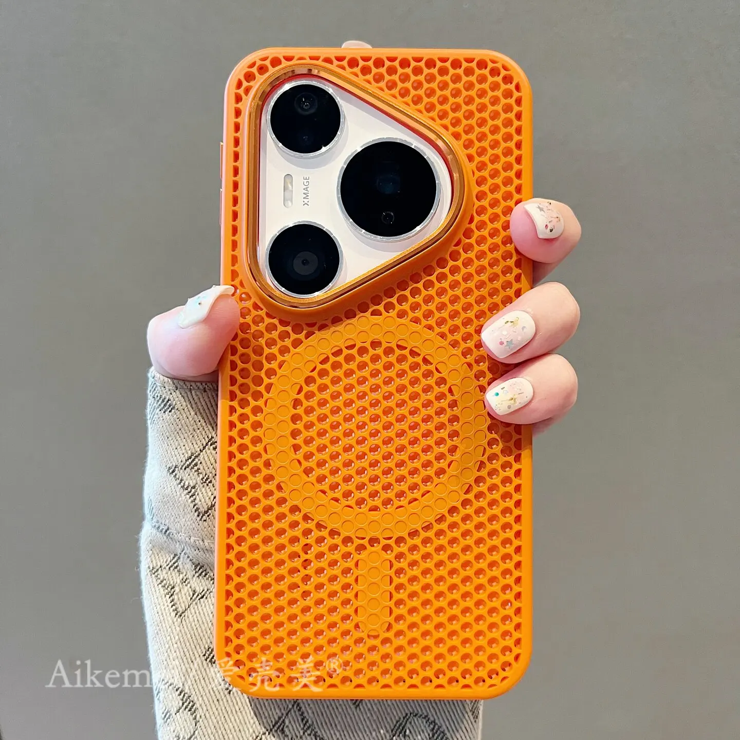 Fashion Matte Magnetic Back Cover with Heat Dissipation and Magsafe Compatibility