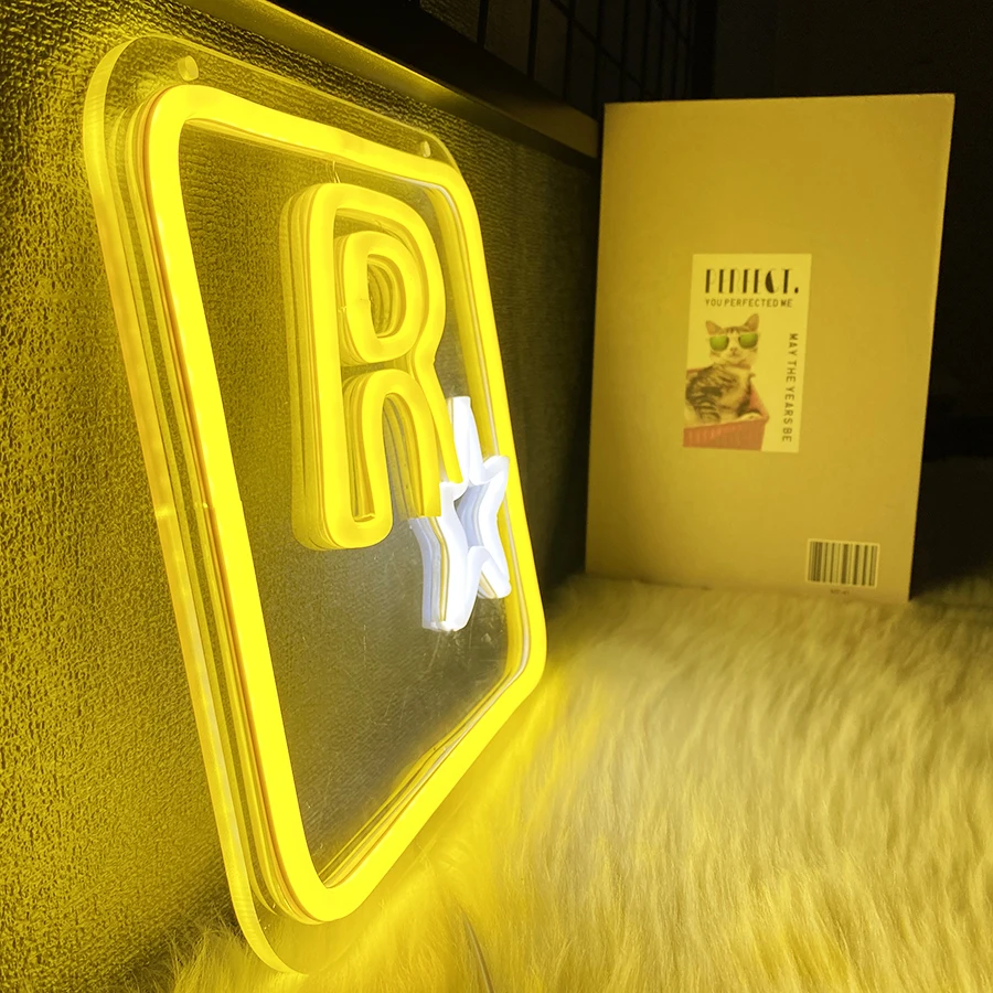 مزود طاقة علامة R-star-Neon