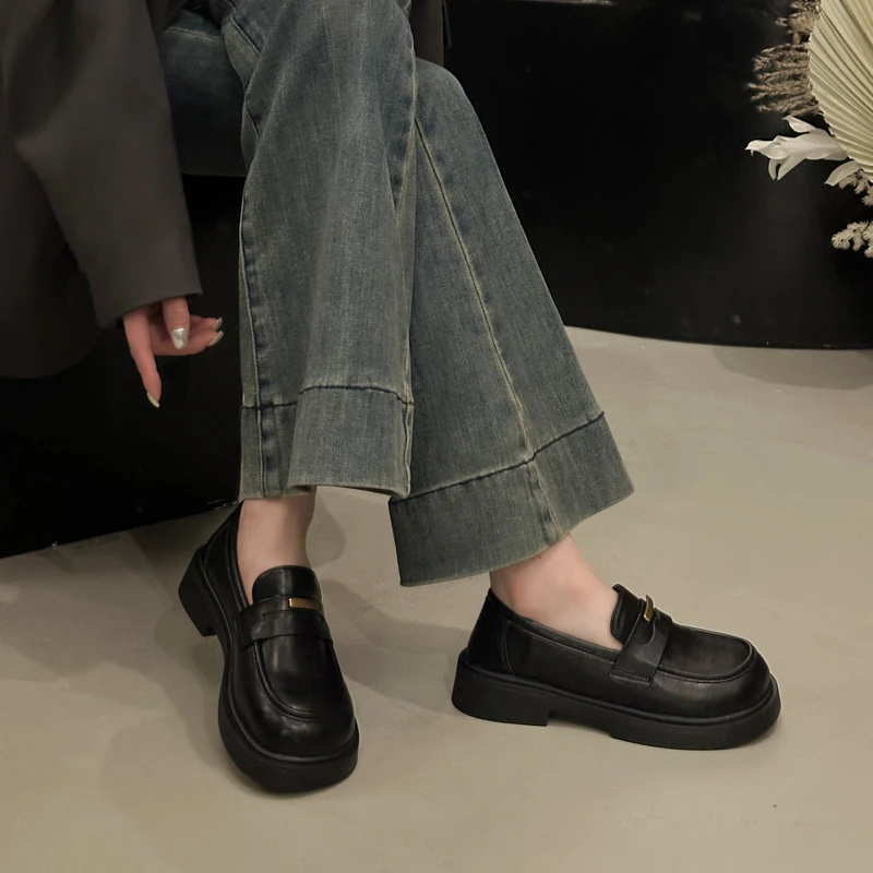 Aphixta PU Leather Fashion Loafers Metal Bucke Dec Women Shoes Slip On Women Casual Shoes Med Heel Round Toe Spring Autumn Shoes