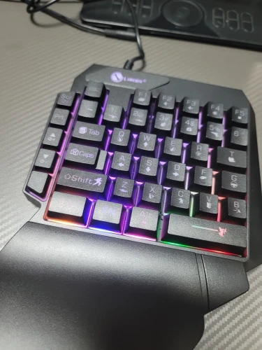 35keys One Handedly Single Hand Mini Gaming Keyboard Usb Ultra-slim Wired Backlight Keyboard for Laptop Desktop PC Smartphone photo review