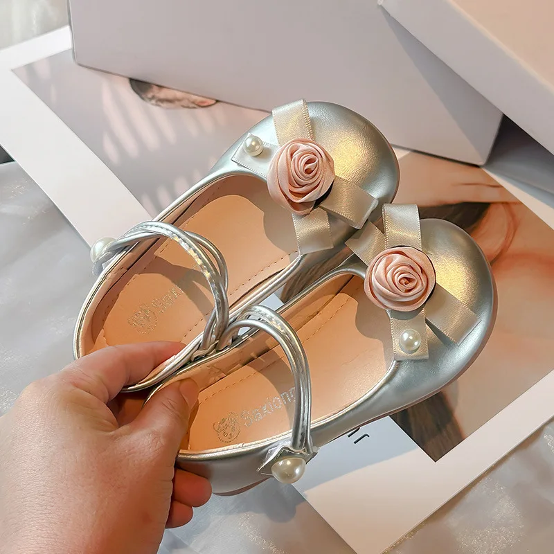 Girls Flat Shoes Soft Sole Kids Princess Shoes with Sweet Flowers New Cute Girls Dress for Performance Dance Show