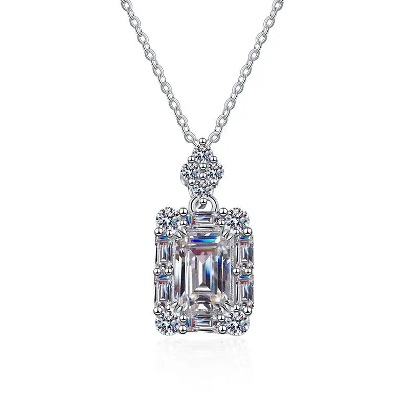 

S925 Silver Necklace 1 Carat Moissanite Fashion Candy Pendant Green Cut Radian Cut Moissanite Necklace