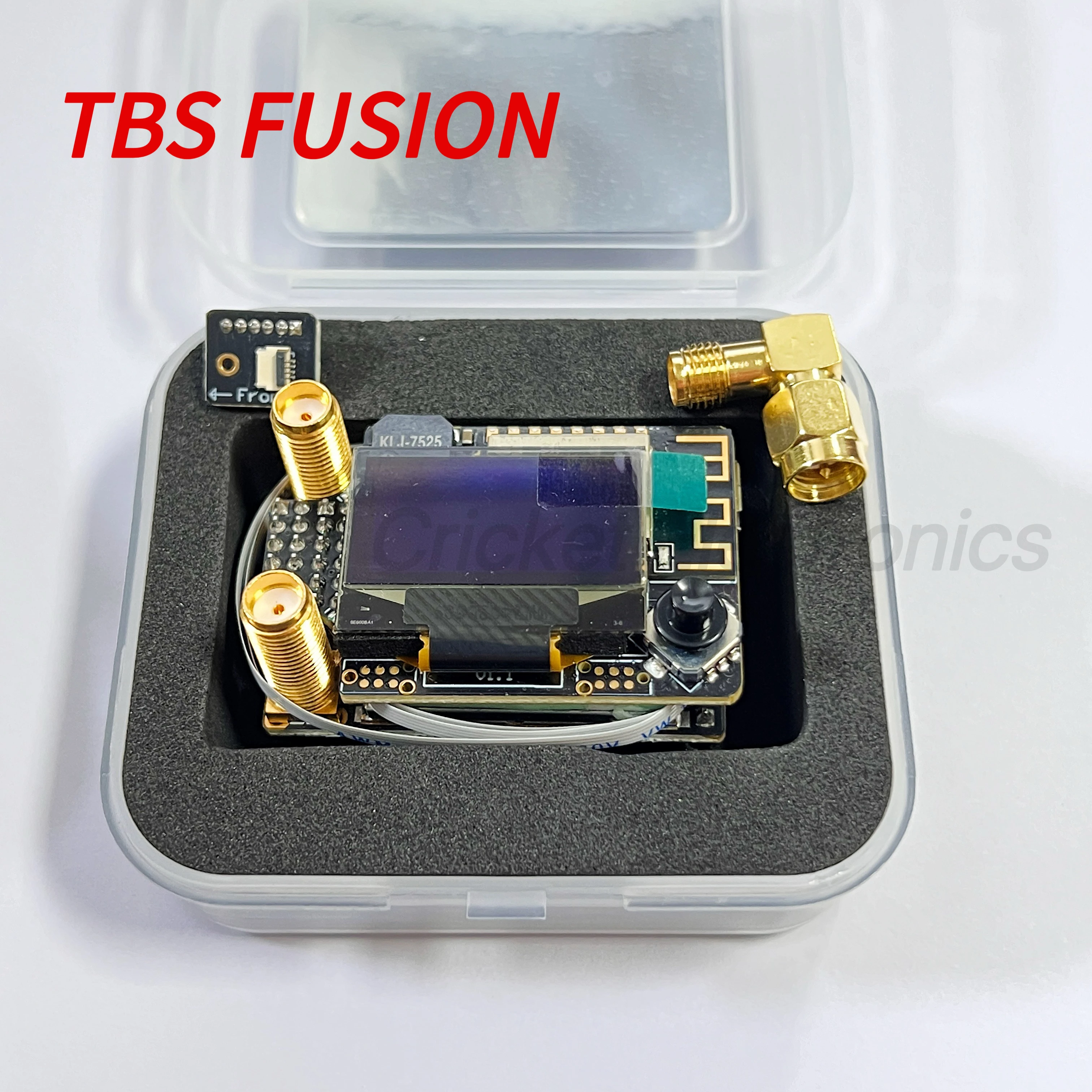 Le pack complet incluant le module et les antennes, idéal pour les pilotes FPV. Achetez le TBS Fusion Module Récepteur FPV 5.8GHz - Meilleur Prix.