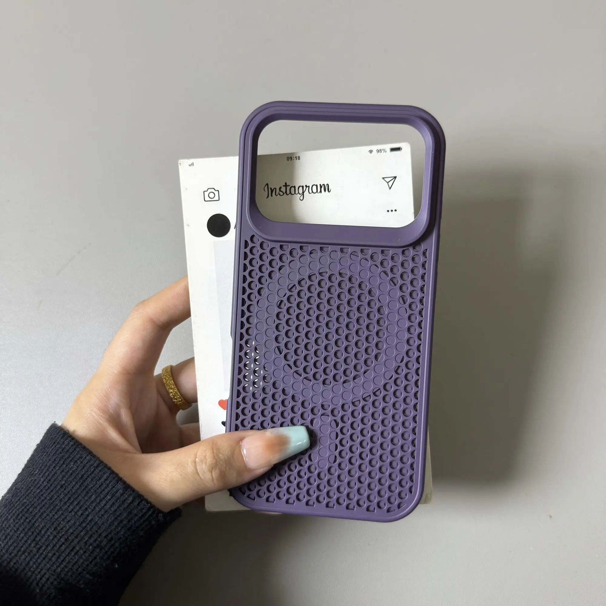 Enhanced Product Title: Magnetic Honeycomb Thermal Mesh Anti-drop Phone Case - Shockproof Protective Cover